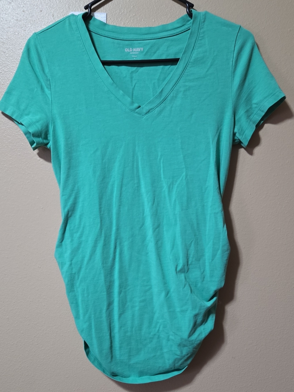 Old Navy Green Maternity Short-Sleeve V-Neck Tee